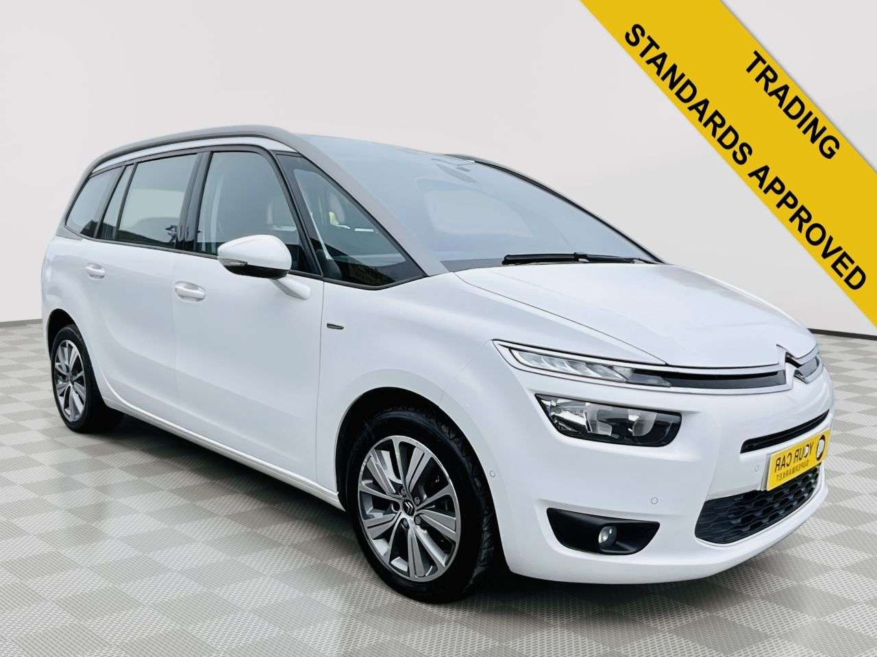A 2015 CITROEN GRAND C4 PICASSO 1.6 BlueHDi Exclusive MPV 5dr Diesel EAT6 Euro 6 (s/s) (120 ps) A 2015 CITROEN GRAND C4 PICASSO 1.6 BlueHDi Exclusive MPV 5dr Diesel EAT6 Euro 6 (s/s) (120 ps)