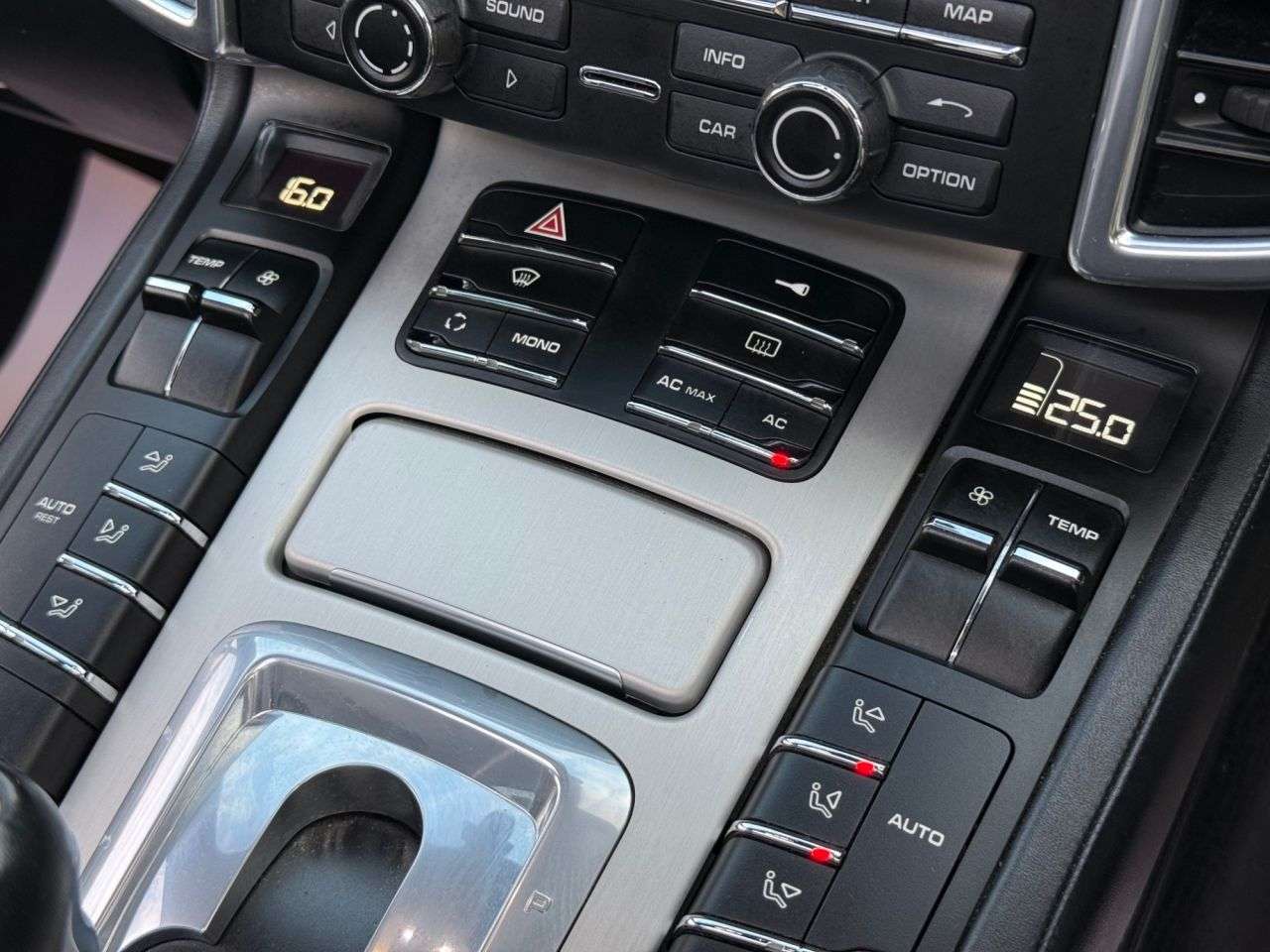 2011 PORSCHE CAYENNE 2011 PORSCHE CAYENNE