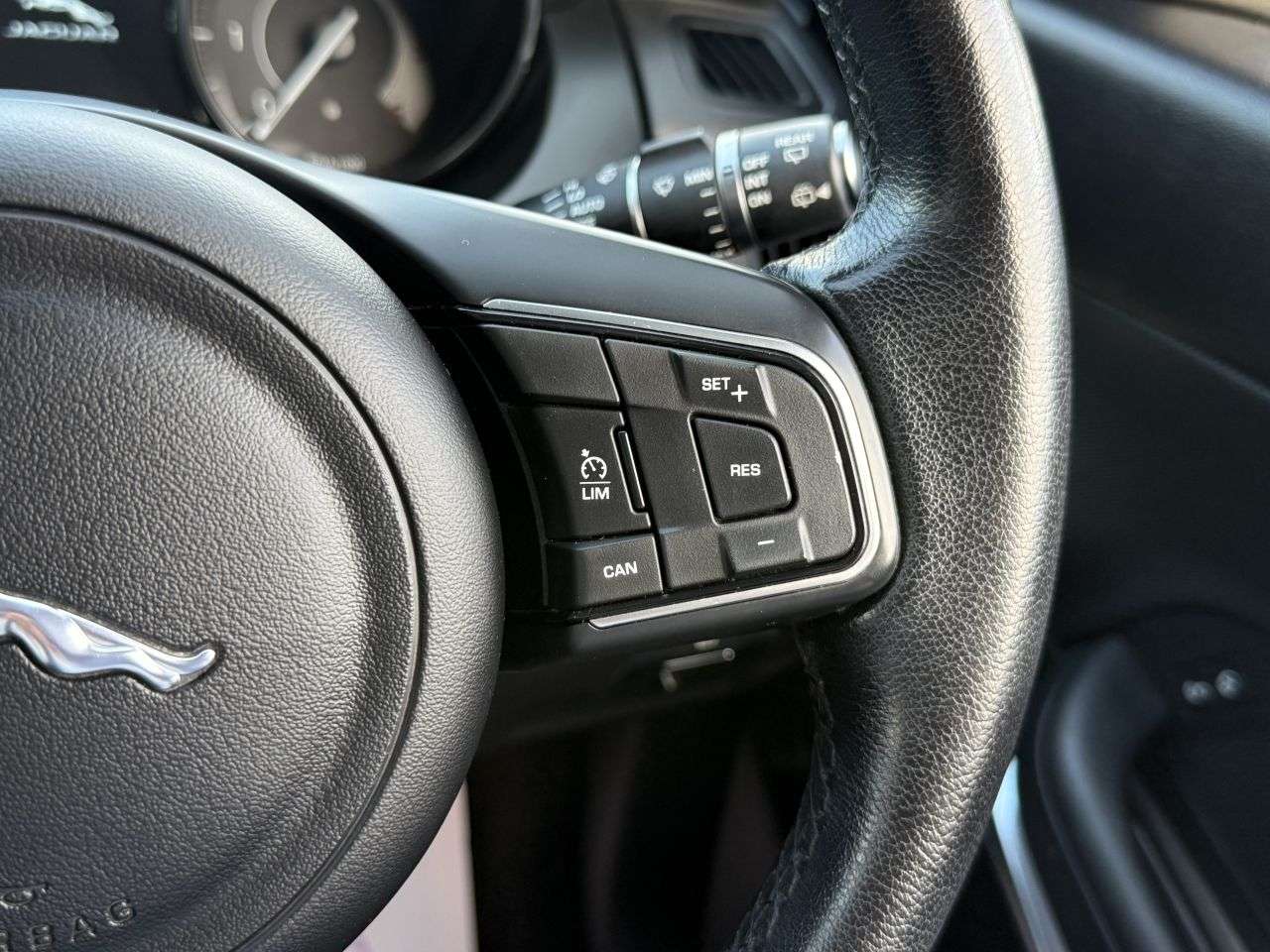 2019 JAGUAR E-PACE 2019 JAGUAR E-PACE