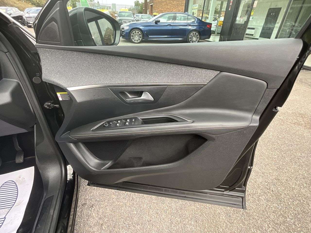 2020 PEUGEOT 3008 2020 PEUGEOT 3008