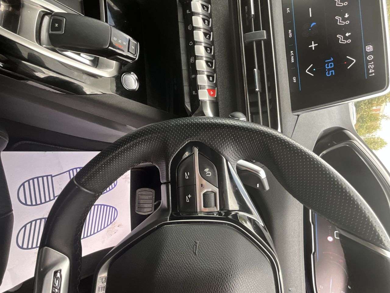 2020 PEUGEOT 3008 2020 PEUGEOT 3008