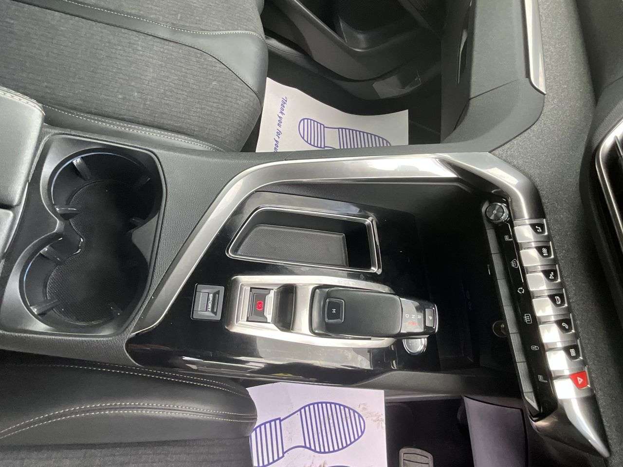 2020 PEUGEOT 3008 2020 PEUGEOT 3008