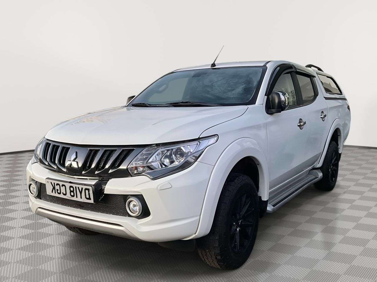 A 2018 MITSUBISHI L200 2.4 DI-D DC Barbarian Pickup Double Cab 4dr Diesel Manual 4WD Euro 6 (178 p A 2018 MITSUBISHI L200 2.4 DI-D DC Barbarian Pickup Double Cab 4dr Diesel Manual 4WD Euro 6 (178 p