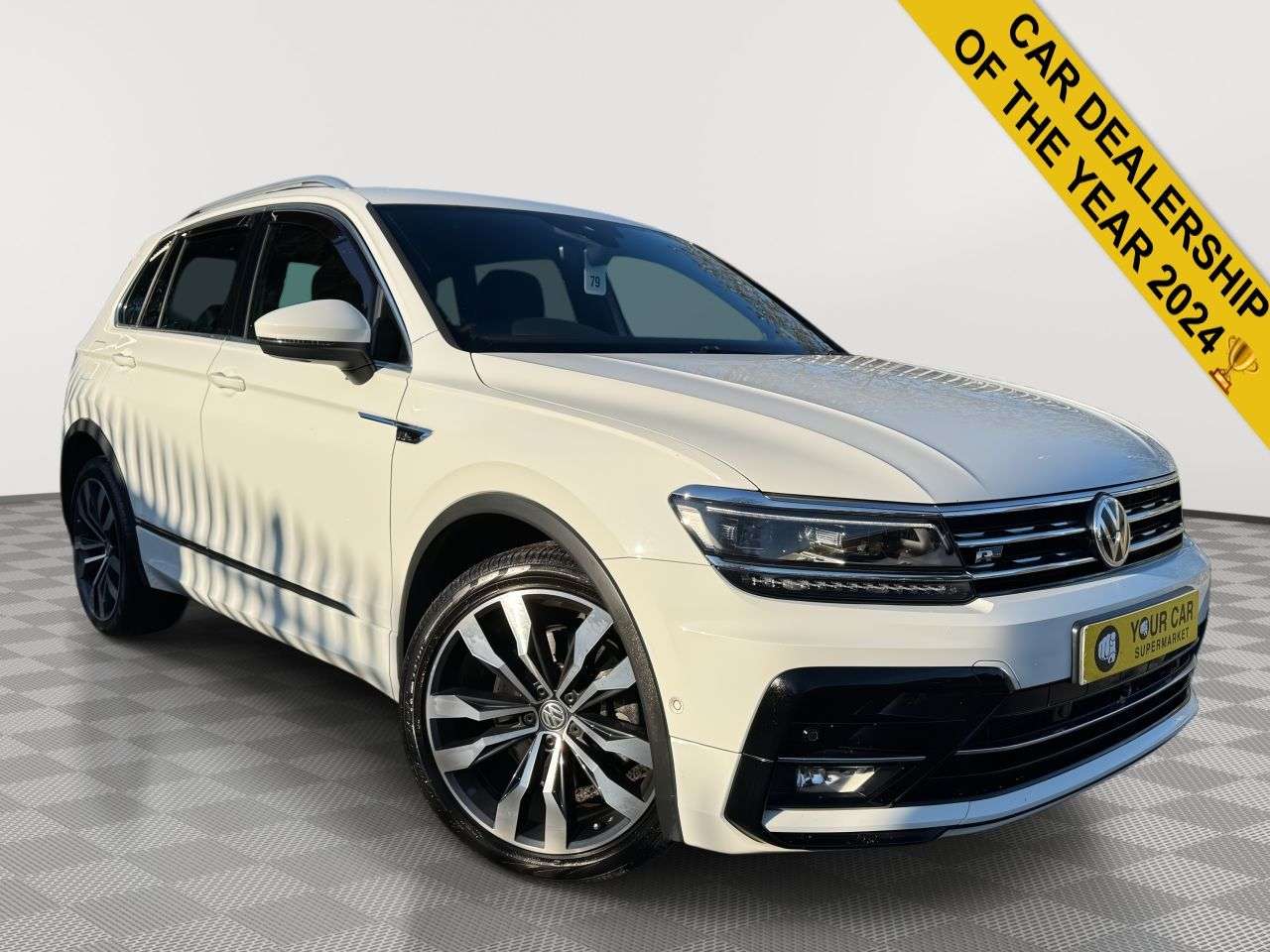 A 2019 VOLKSWAGEN TIGUAN 2.0 BiTDI R-Line Tech SUV 5dr Diesel DSG 4Motion Euro 6 (s/s) (240 ps) A 2019 VOLKSWAGEN TIGUAN 2.0 BiTDI R-Line Tech SUV 5dr Diesel DSG 4Motion Euro 6 (s/s) (240 ps)