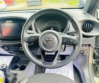 2022 TOYOTA AYGO X 2022 TOYOTA AYGO X