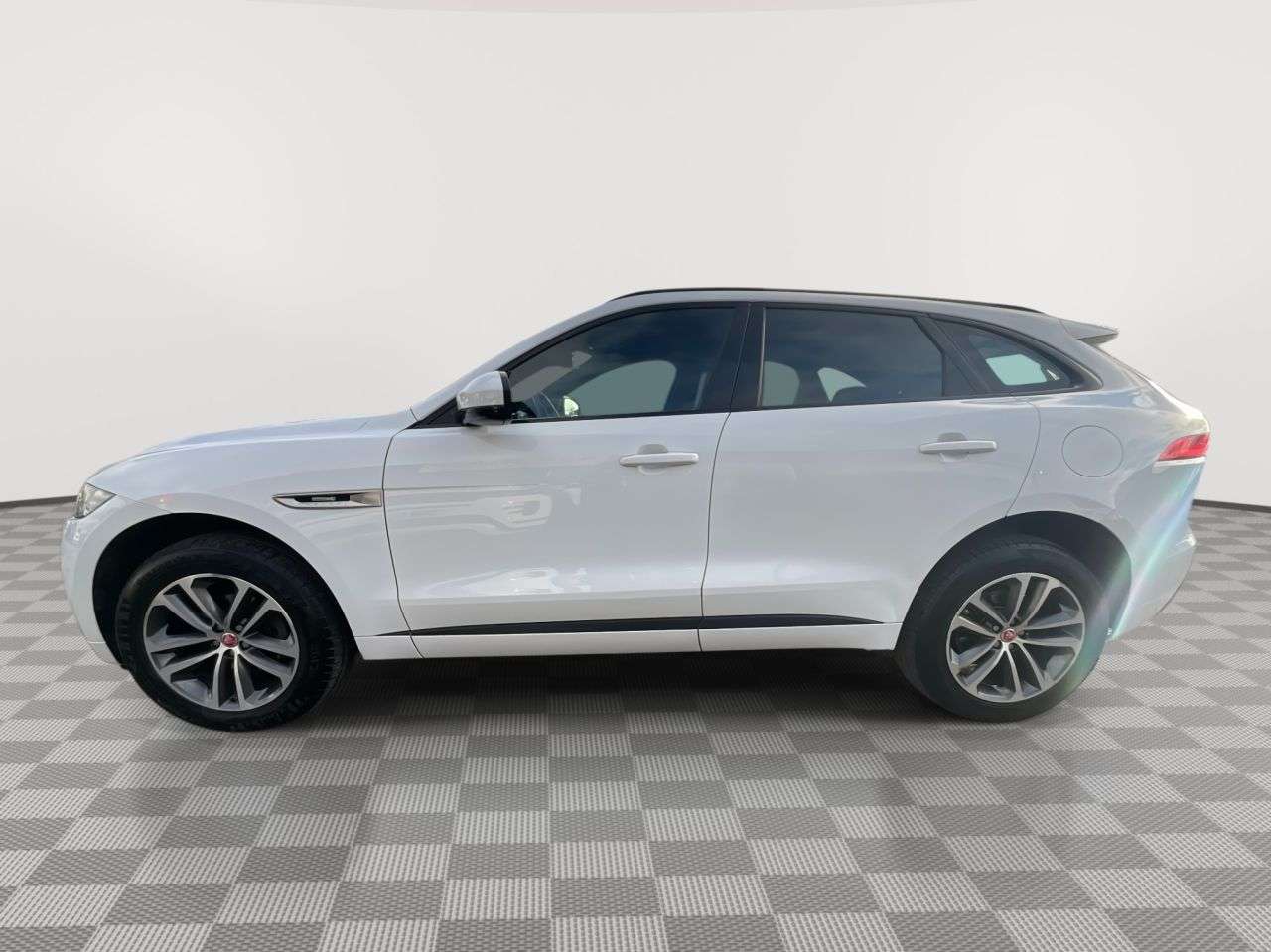 2018 JAGUAR F-PACE 2018 JAGUAR F-PACE
