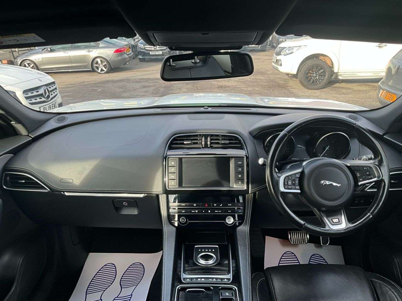 2018 JAGUAR F-PACE 2018 JAGUAR F-PACE