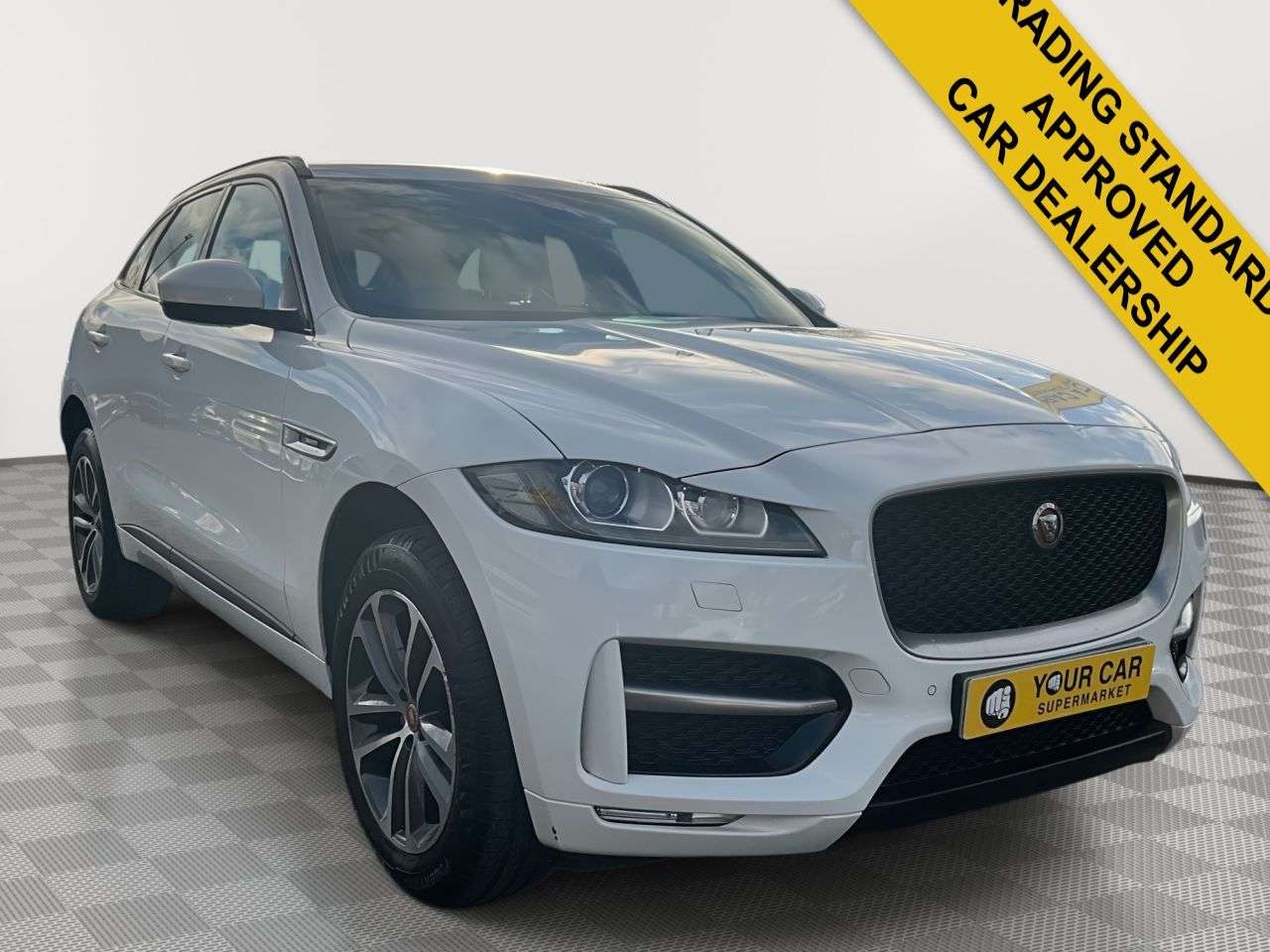 A 2018 JAGUAR F-PACE 2.0 D180 R-Sport SUV 5dr Diesel Auto AWD Euro 6 (s/s) (180 ps) 3 OWNERS / P A 2018 JAGUAR F-PACE 2.0 D180 R-Sport SUV 5dr Diesel Auto AWD Euro 6 (s/s) (180 ps) 3 OWNERS / P