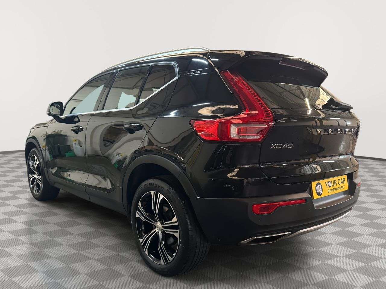2020 VOLVO XC40 2020 VOLVO XC40