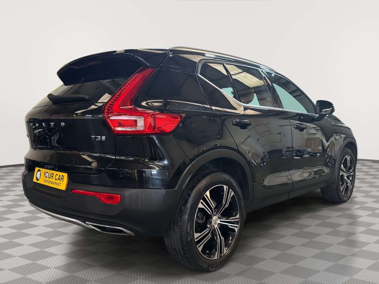 2020 VOLVO XC40 2020 VOLVO XC40
