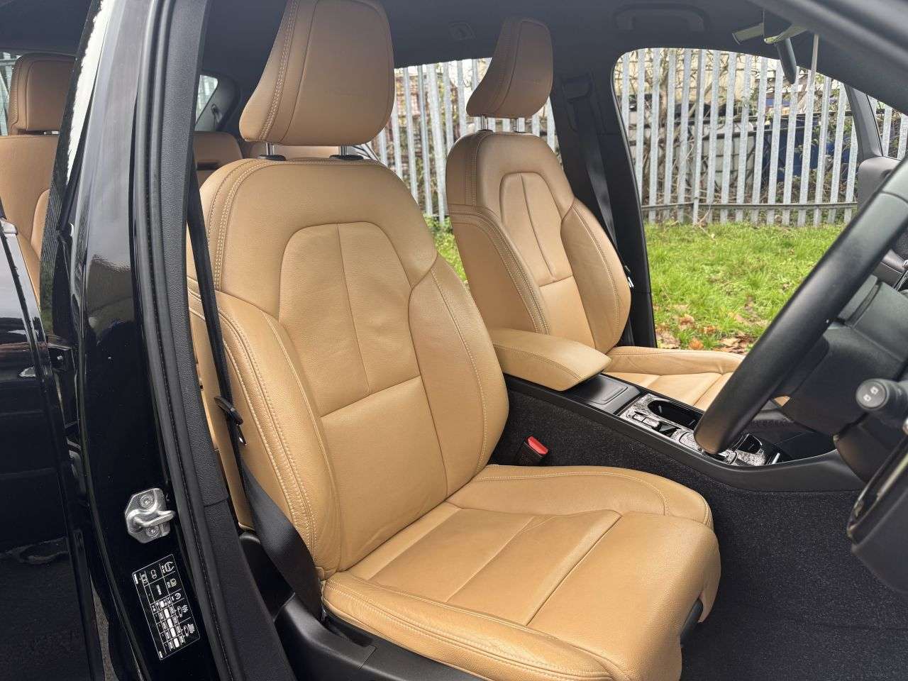 2020 VOLVO XC40 2020 VOLVO XC40