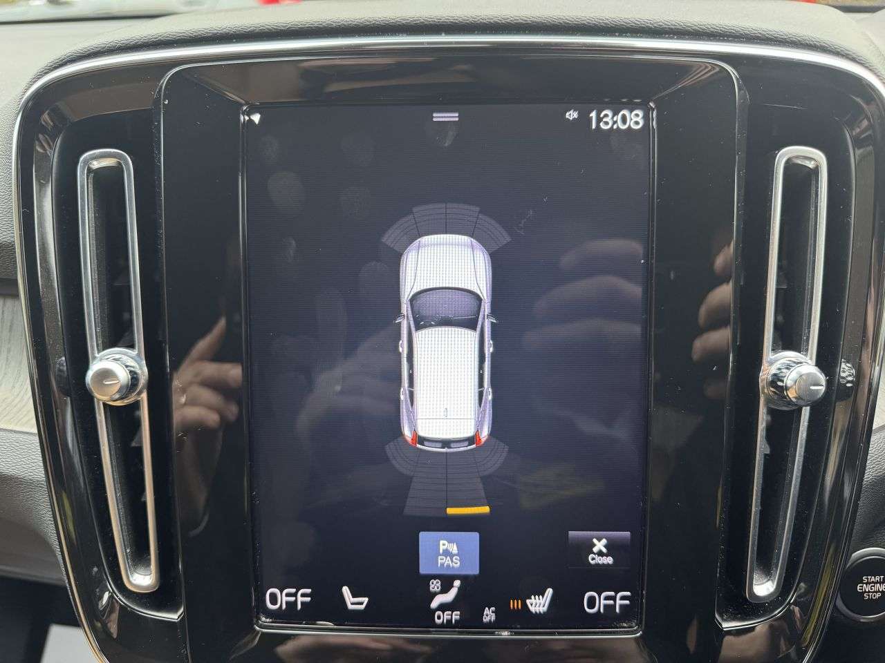 2020 VOLVO XC40 2020 VOLVO XC40