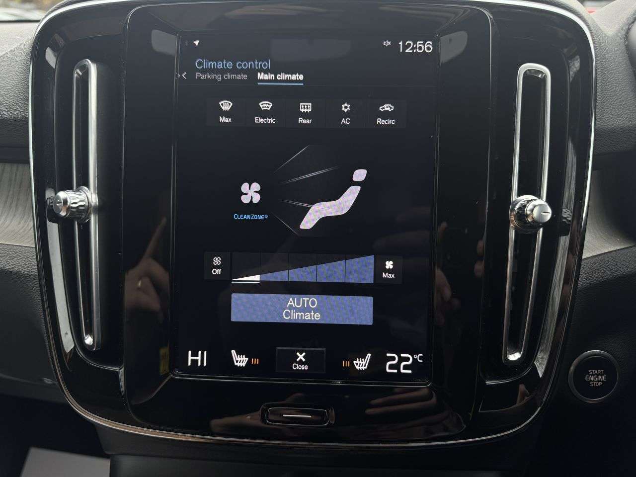 2020 VOLVO XC40 2020 VOLVO XC40