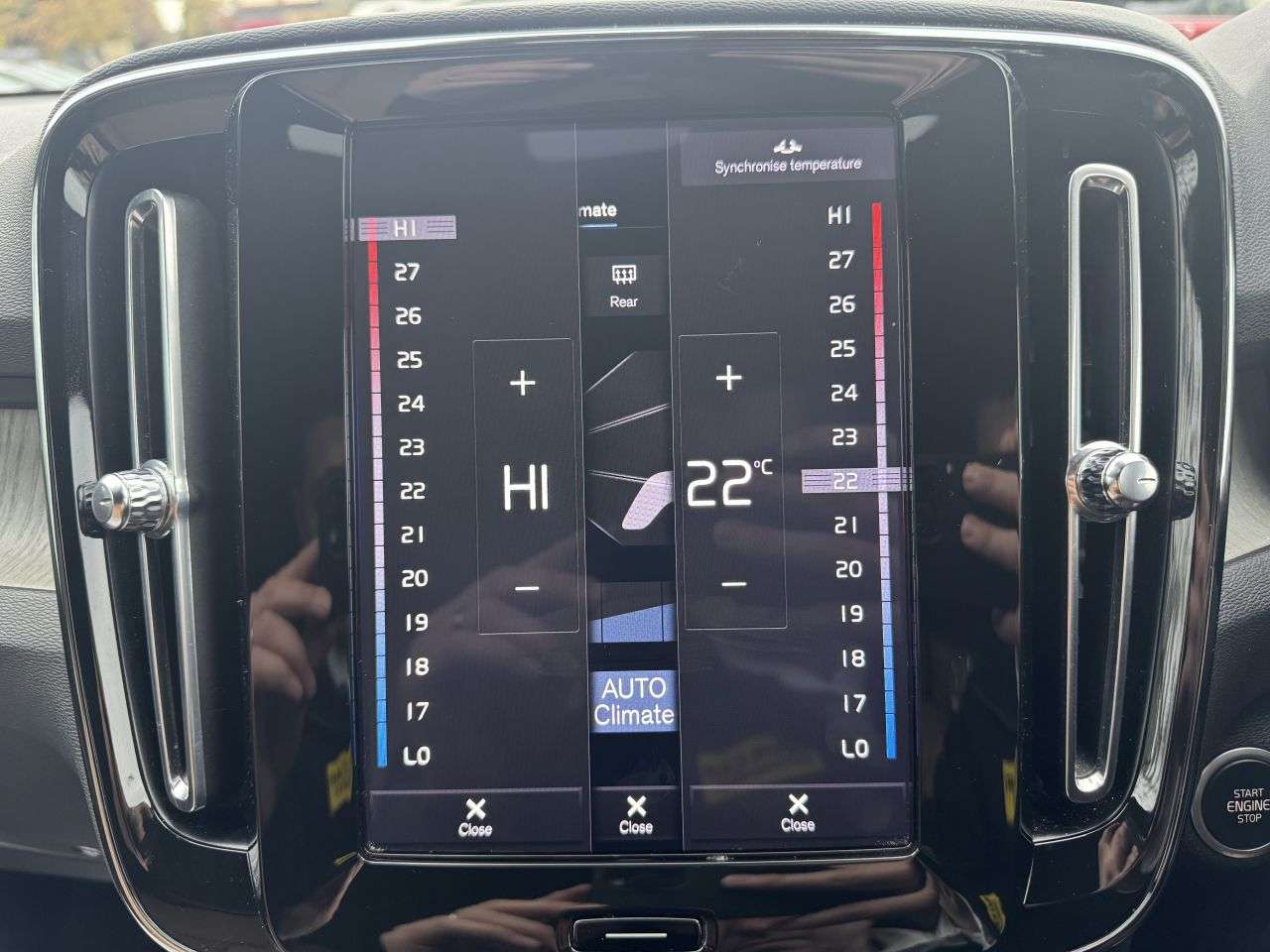 2020 VOLVO XC40 2020 VOLVO XC40