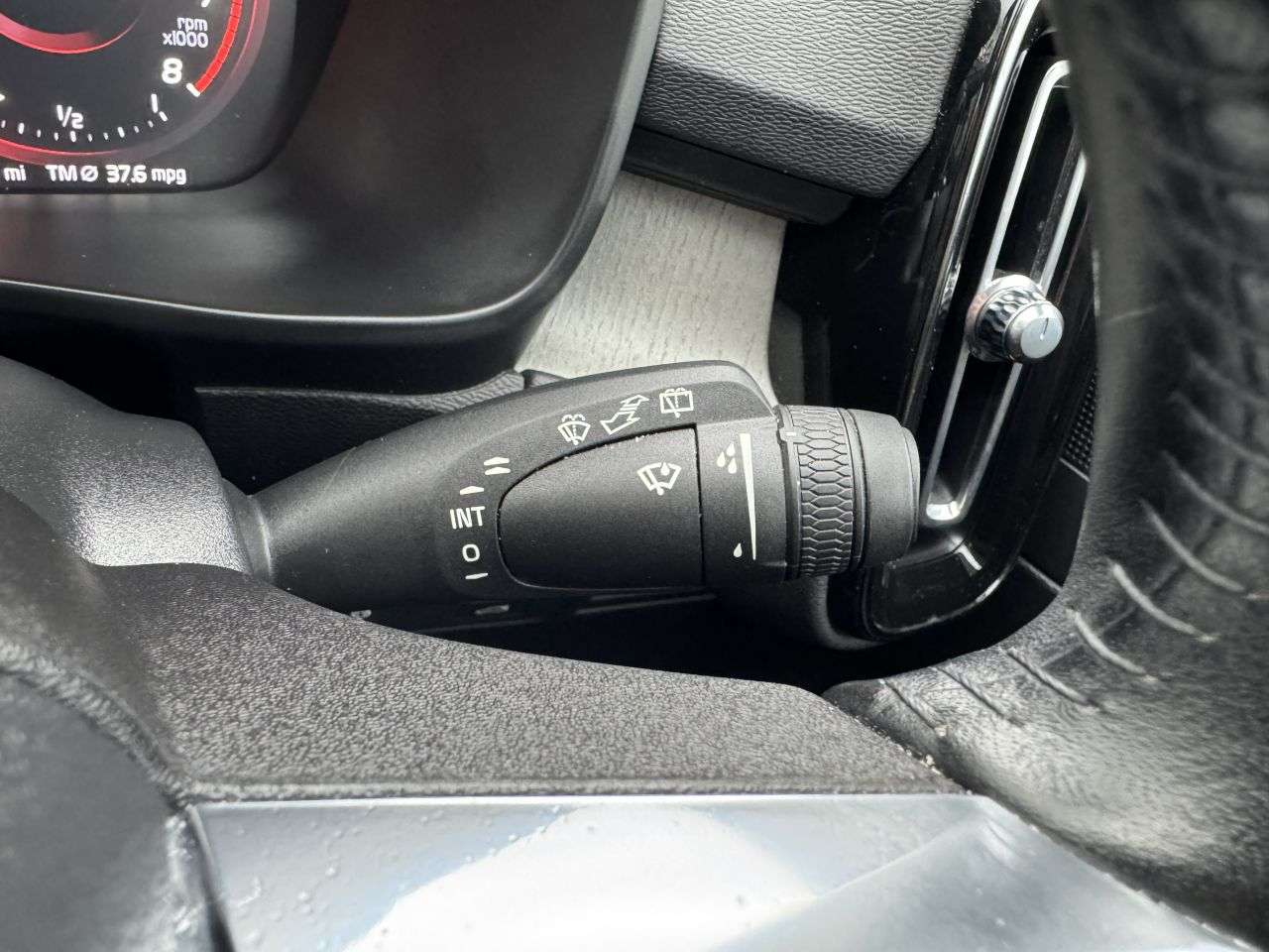 2020 VOLVO XC40 2020 VOLVO XC40