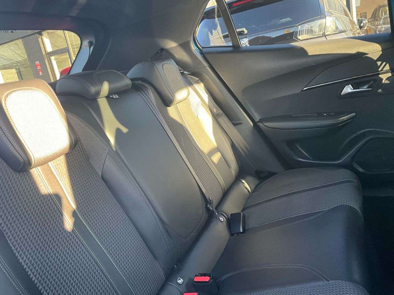 2020 PEUGEOT E-2008 2020 PEUGEOT E-2008