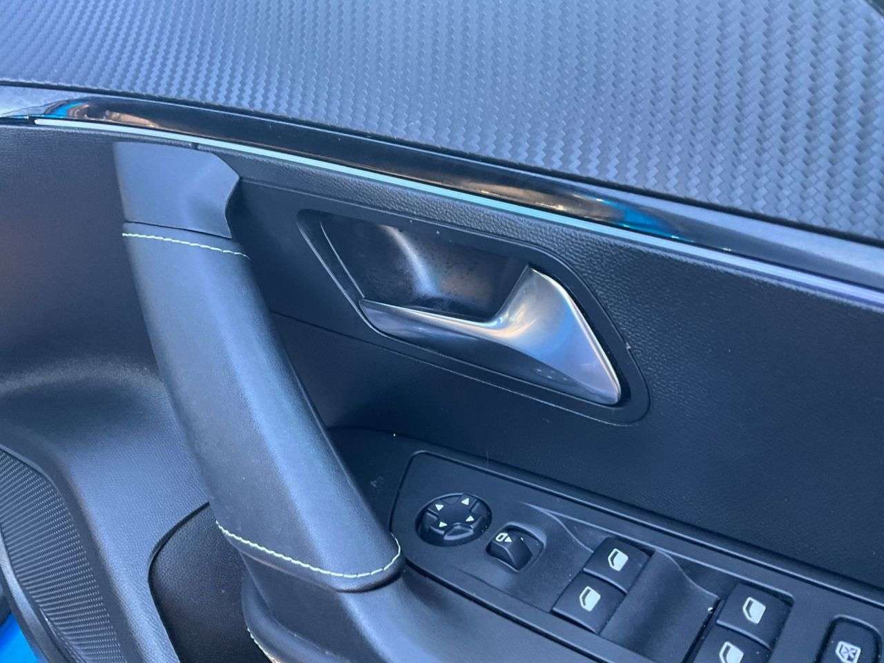 2020 PEUGEOT E-2008 2020 PEUGEOT E-2008