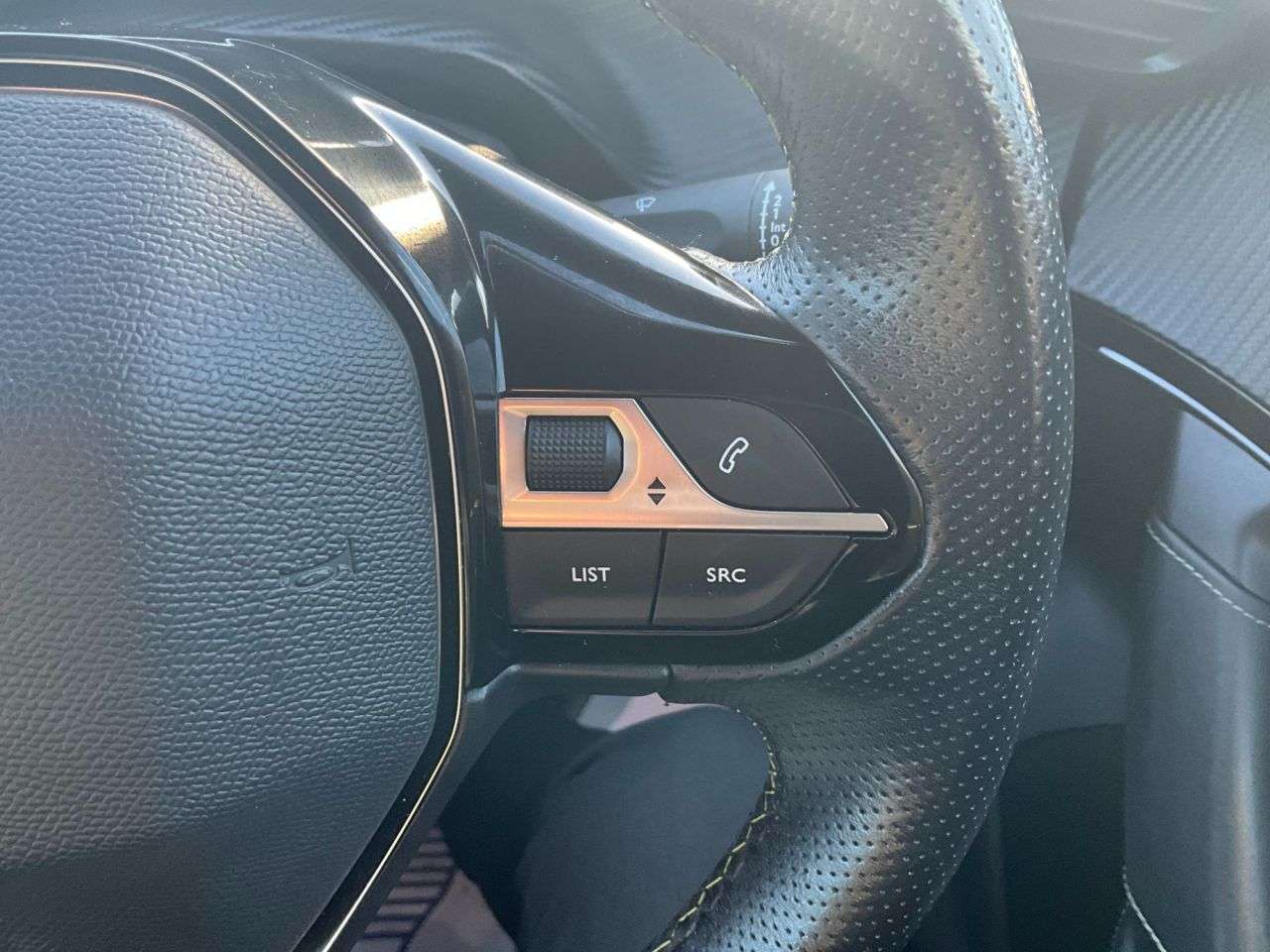 2020 PEUGEOT E-2008 2020 PEUGEOT E-2008