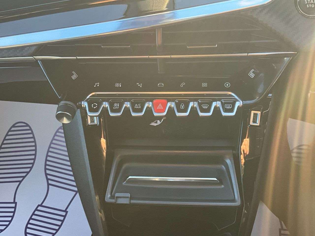 2020 PEUGEOT E-2008 2020 PEUGEOT E-2008