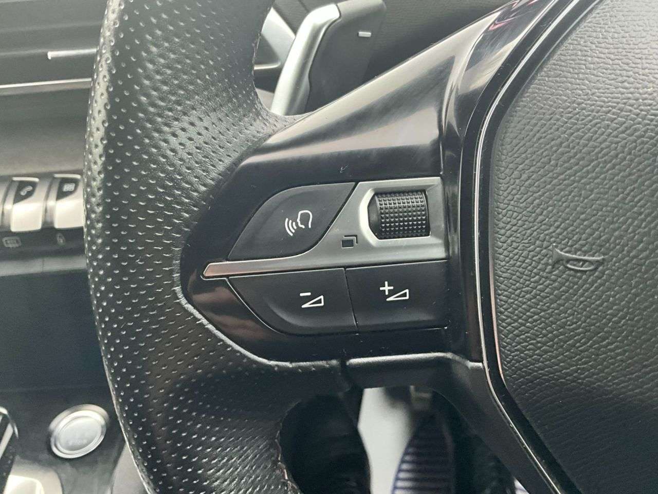 2021 PEUGEOT 5008 2021 PEUGEOT 5008