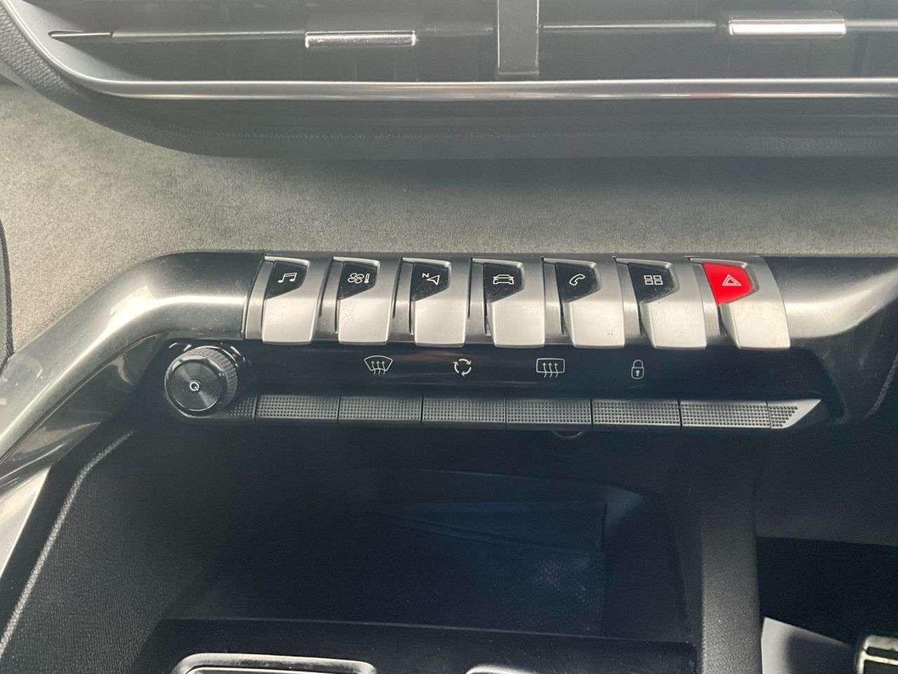 2021 PEUGEOT 5008 2021 PEUGEOT 5008