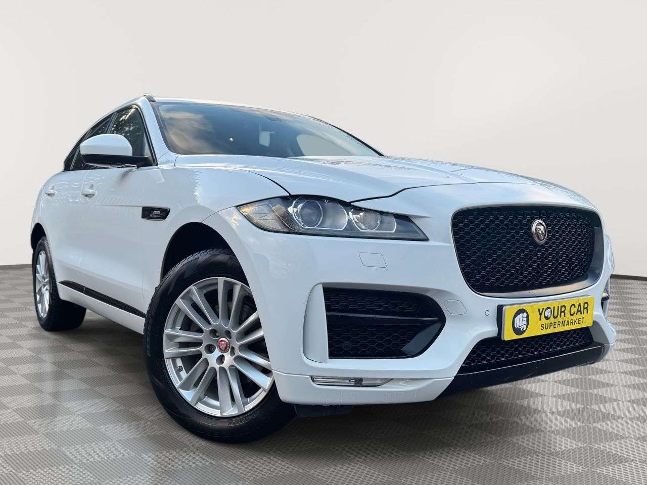 A 2018 JAGUAR F-PACE 2.0 D180 R-Sport SUV 5dr Diesel Auto AWD Euro 6 (s/s) (180 ps) A 2018 JAGUAR F-PACE 2.0 D180 R-Sport SUV 5dr Diesel Auto AWD Euro 6 (s/s) (180 ps)