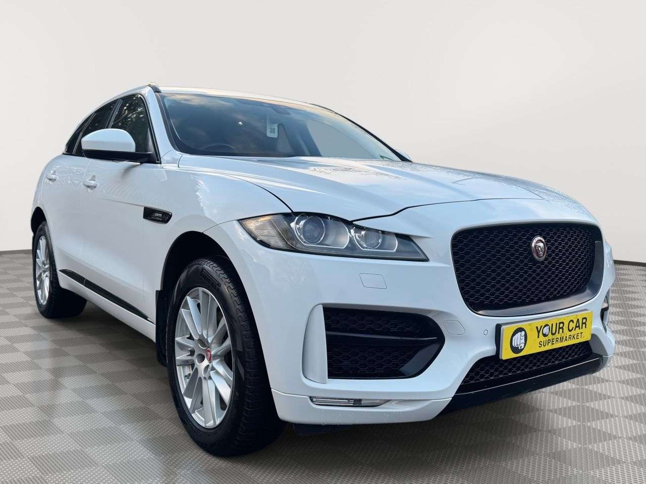 A 2018 JAGUAR F-PACE 2.0 D180 R-Sport SUV 5dr Diesel Auto AWD Euro 6 (s/s) (180 ps) A 2018 JAGUAR F-PACE 2.0 D180 R-Sport SUV 5dr Diesel Auto AWD Euro 6 (s/s) (180 ps)