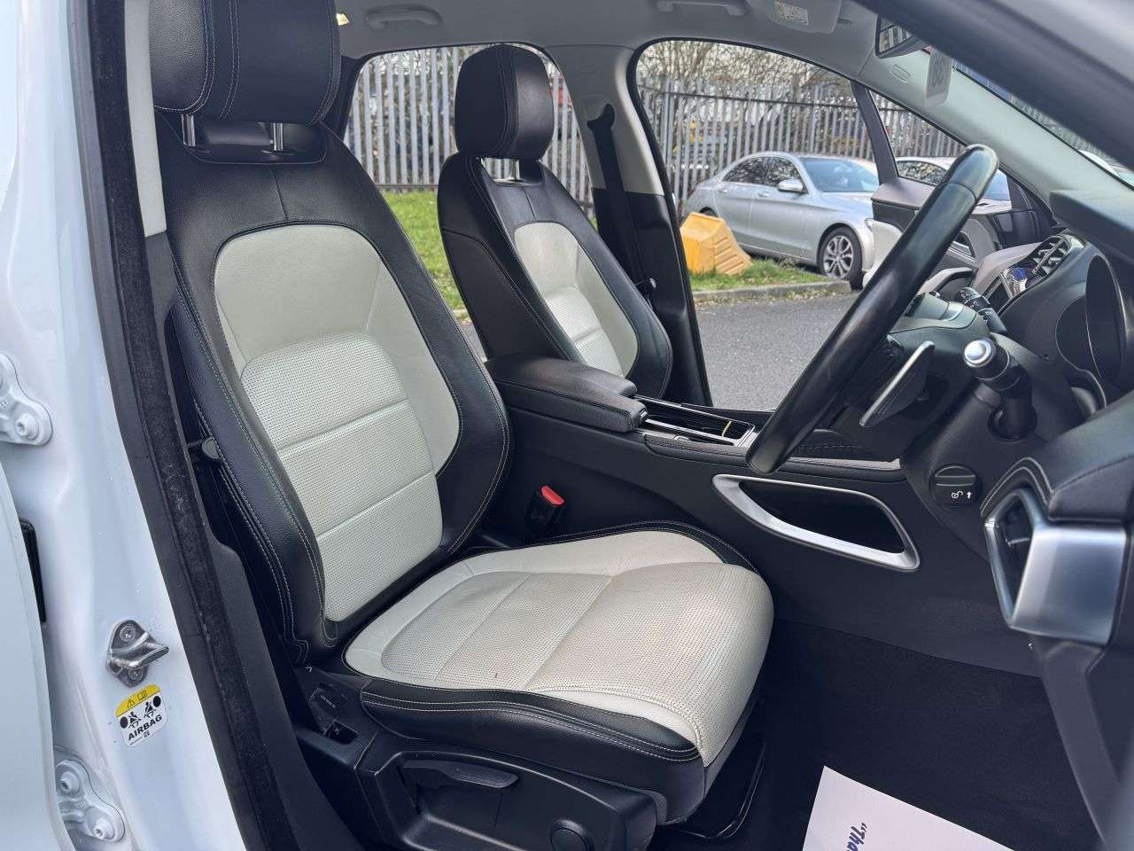 2018 JAGUAR F-PACE 2018 JAGUAR F-PACE