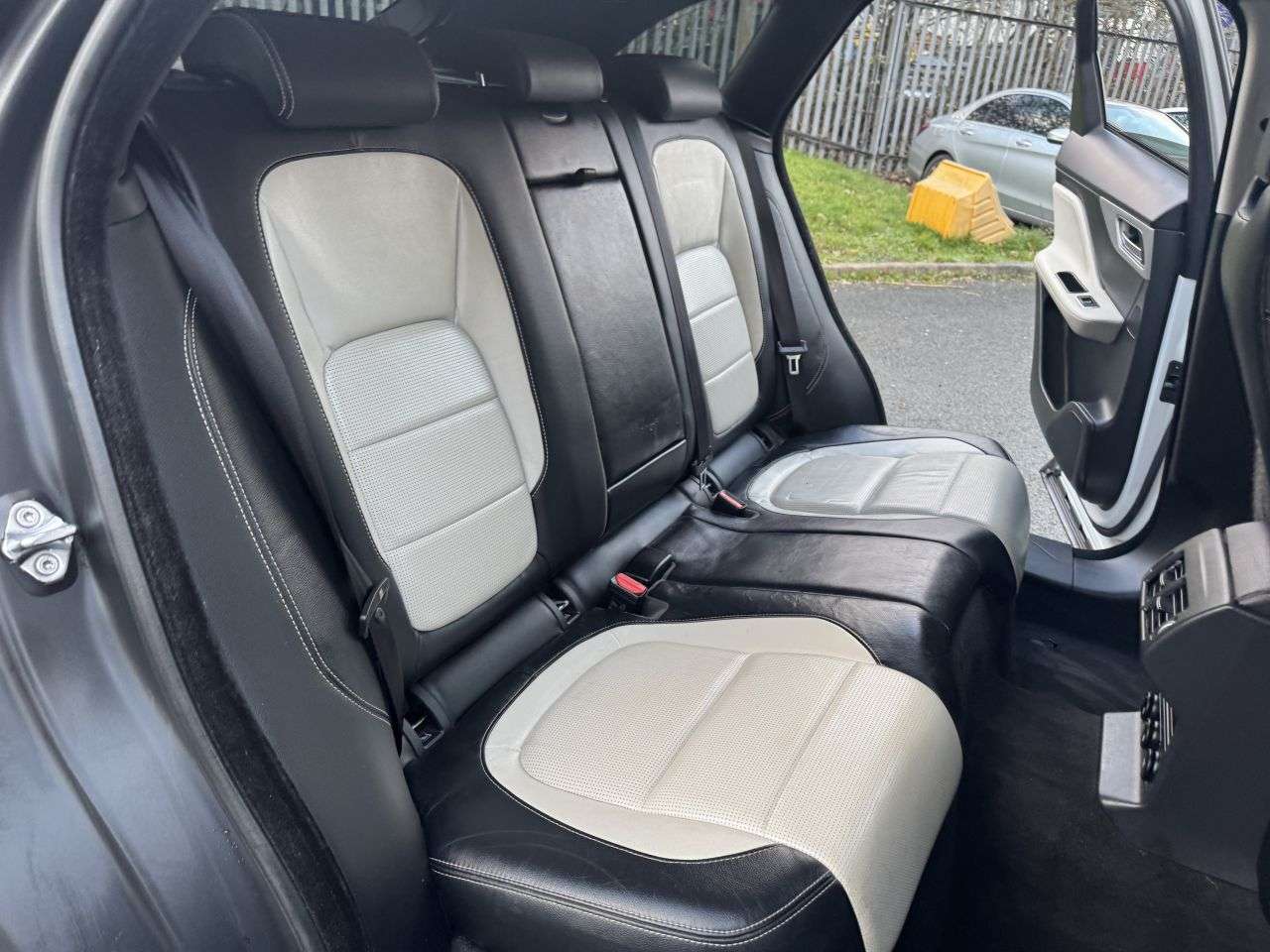 2018 JAGUAR F-PACE 2018 JAGUAR F-PACE