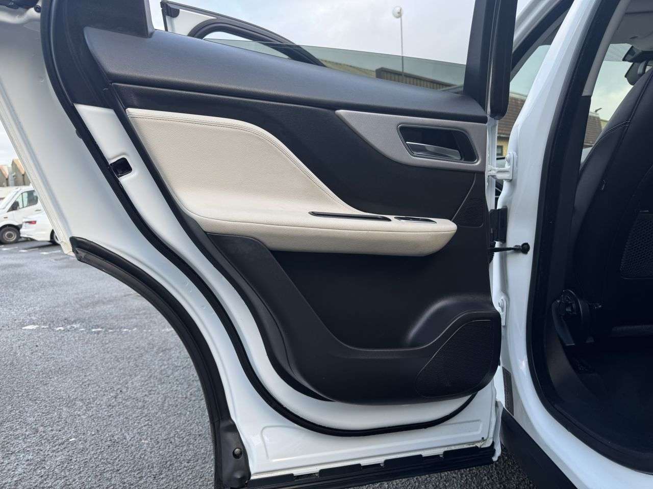 2018 JAGUAR F-PACE 2018 JAGUAR F-PACE