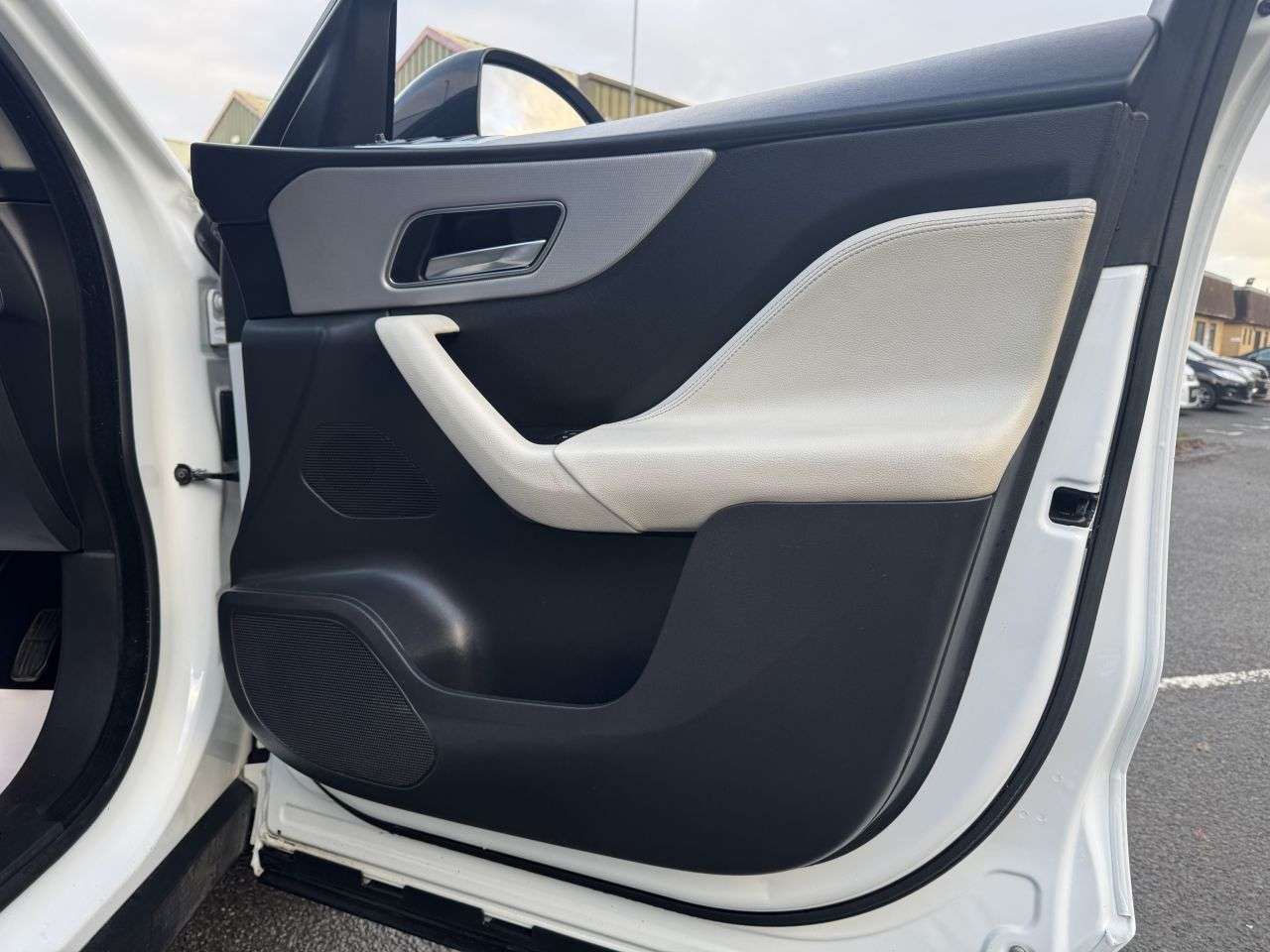 2018 JAGUAR F-PACE 2018 JAGUAR F-PACE