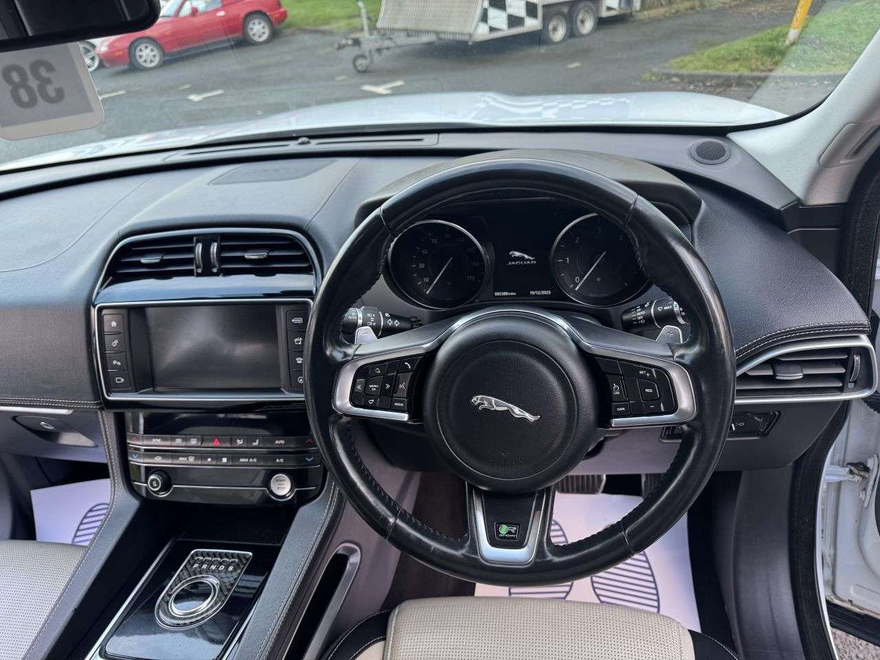 2018 JAGUAR F-PACE 2018 JAGUAR F-PACE