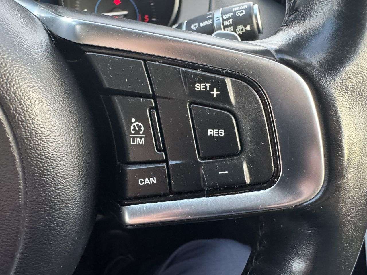 2018 JAGUAR F-PACE 2018 JAGUAR F-PACE