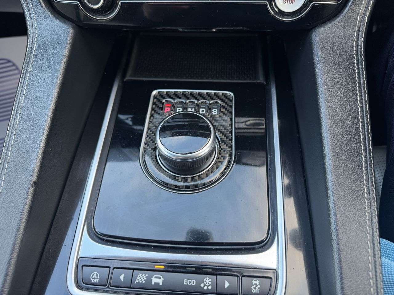 2018 JAGUAR F-PACE 2018 JAGUAR F-PACE