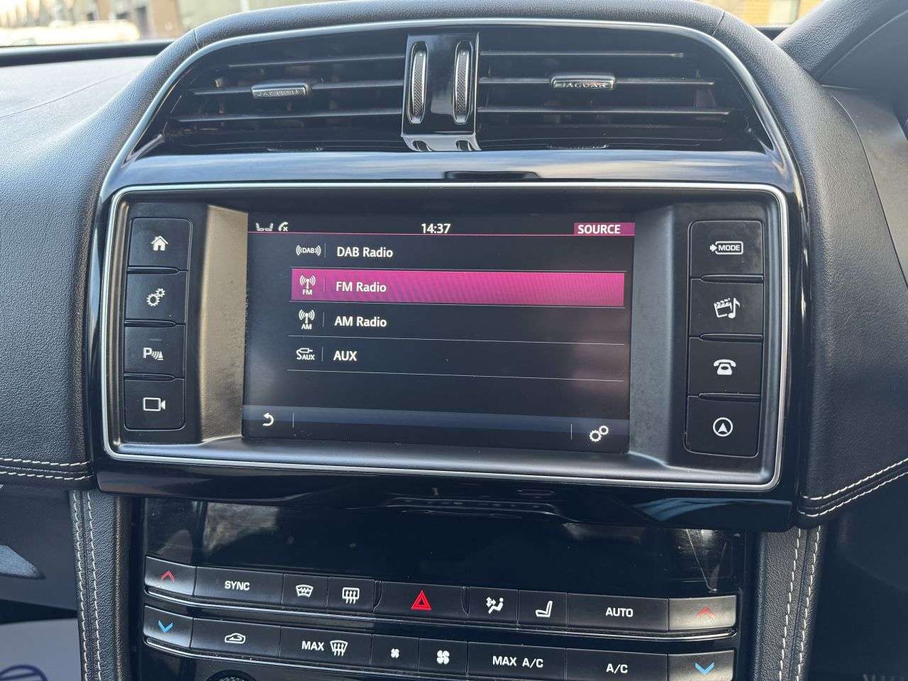 2018 JAGUAR F-PACE 2018 JAGUAR F-PACE