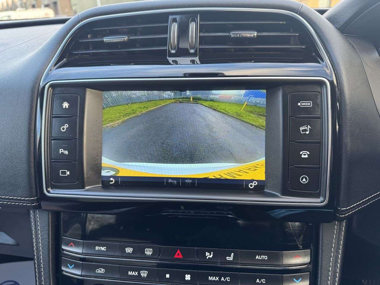 2018 JAGUAR F-PACE 2018 JAGUAR F-PACE