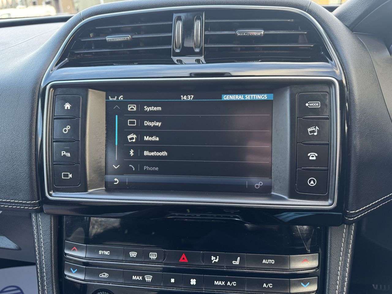 2018 JAGUAR F-PACE 2018 JAGUAR F-PACE