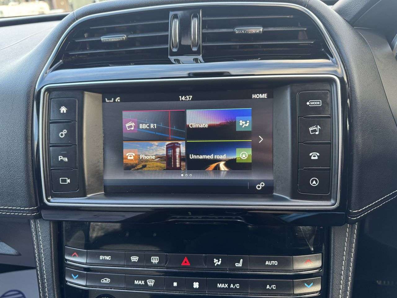 2018 JAGUAR F-PACE 2018 JAGUAR F-PACE