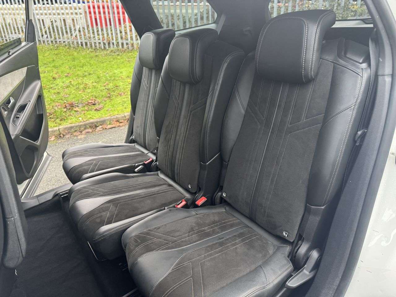 2021 PEUGEOT 5008 2021 PEUGEOT 5008