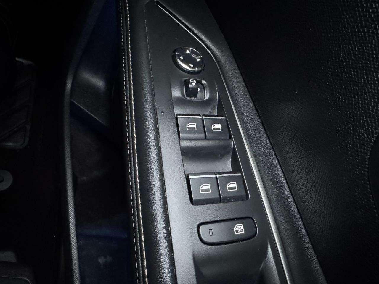 2021 PEUGEOT 5008 2021 PEUGEOT 5008