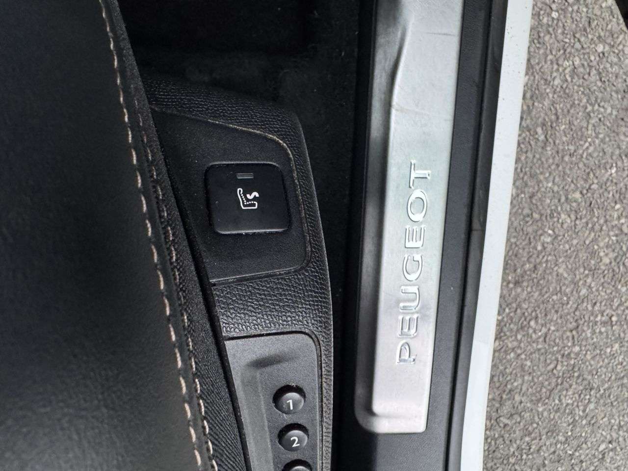 2021 PEUGEOT 5008 2021 PEUGEOT 5008