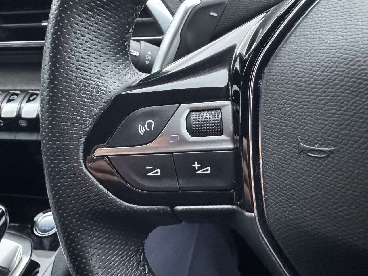 2021 PEUGEOT 5008 2021 PEUGEOT 5008