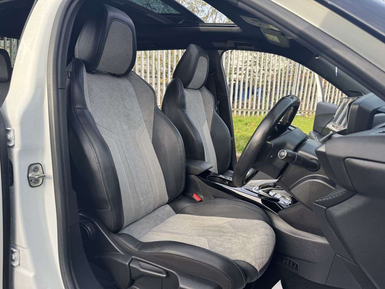 2021 PEUGEOT E-2008 2021 PEUGEOT E-2008