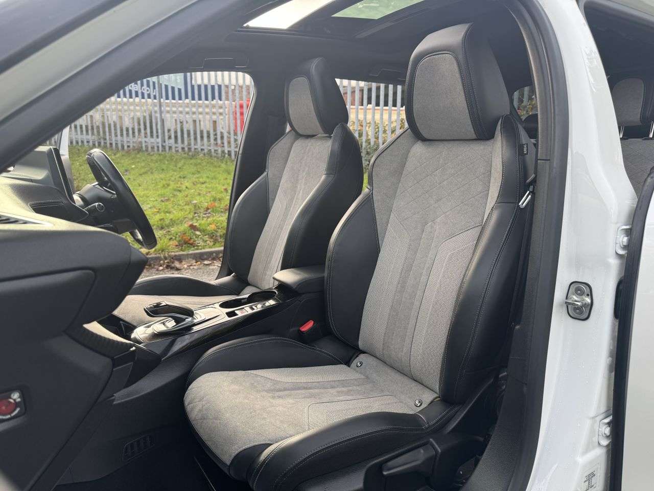 2021 PEUGEOT E-2008 2021 PEUGEOT E-2008