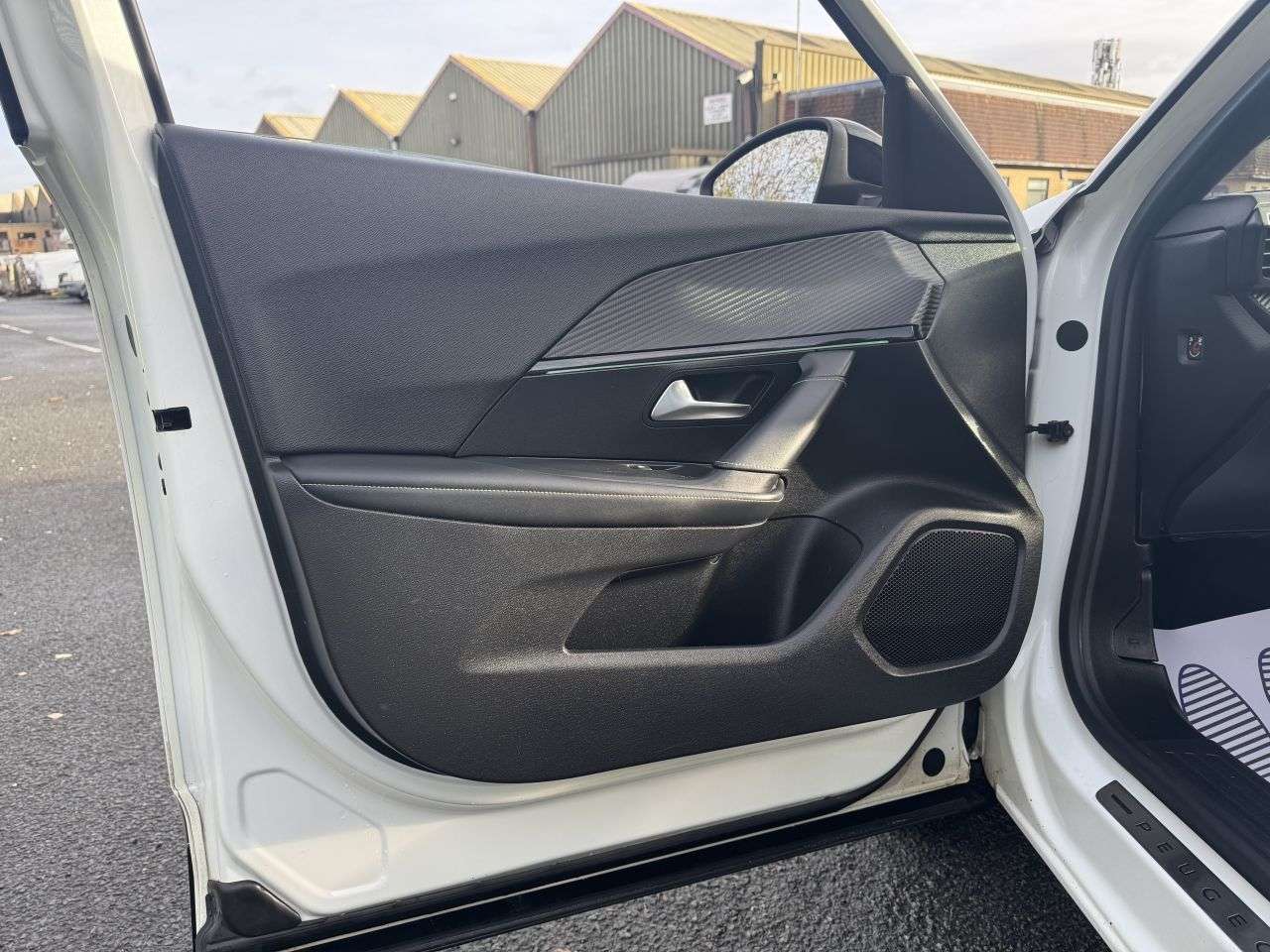 2021 PEUGEOT E-2008 2021 PEUGEOT E-2008