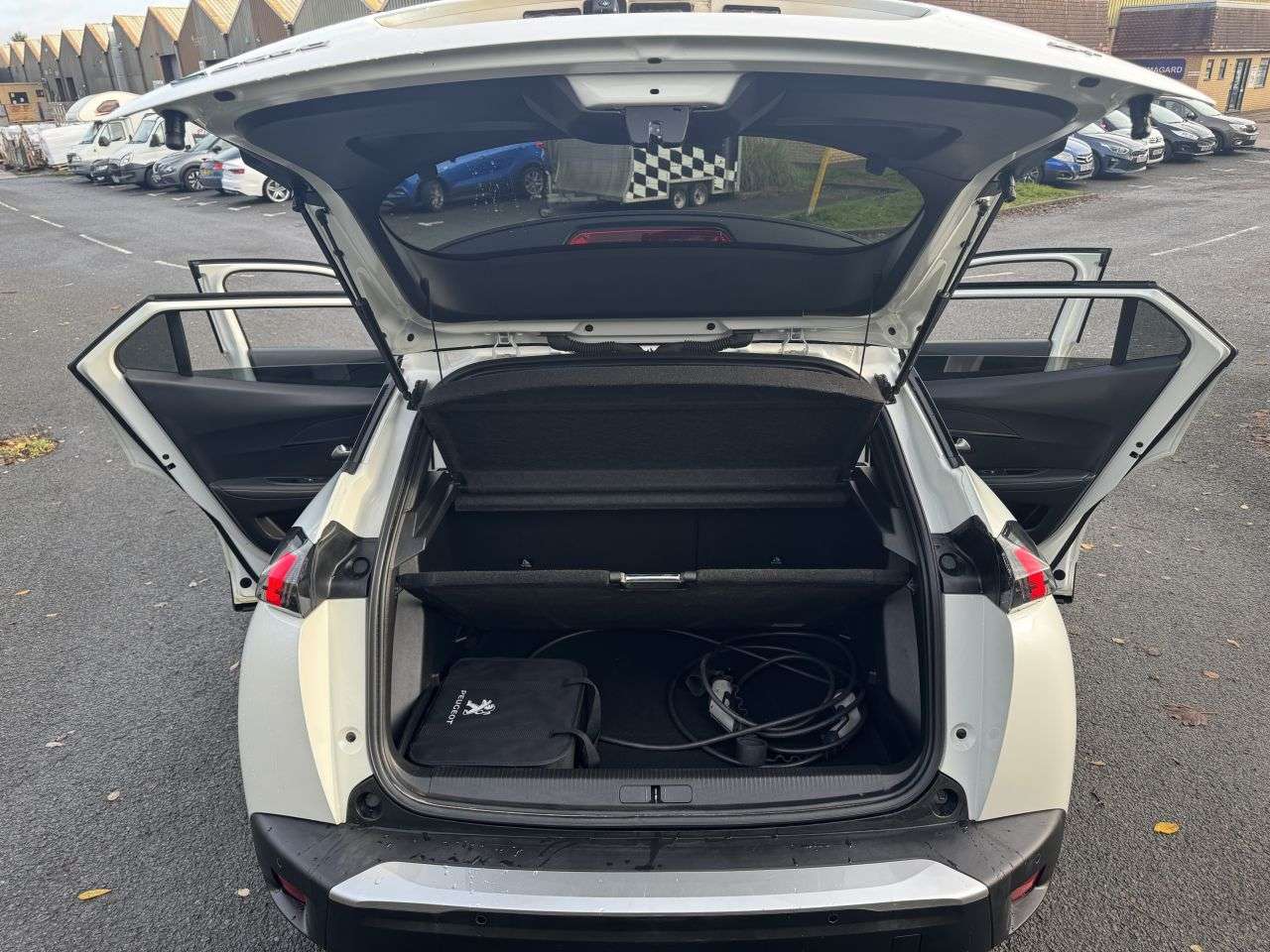 2021 PEUGEOT E-2008 2021 PEUGEOT E-2008