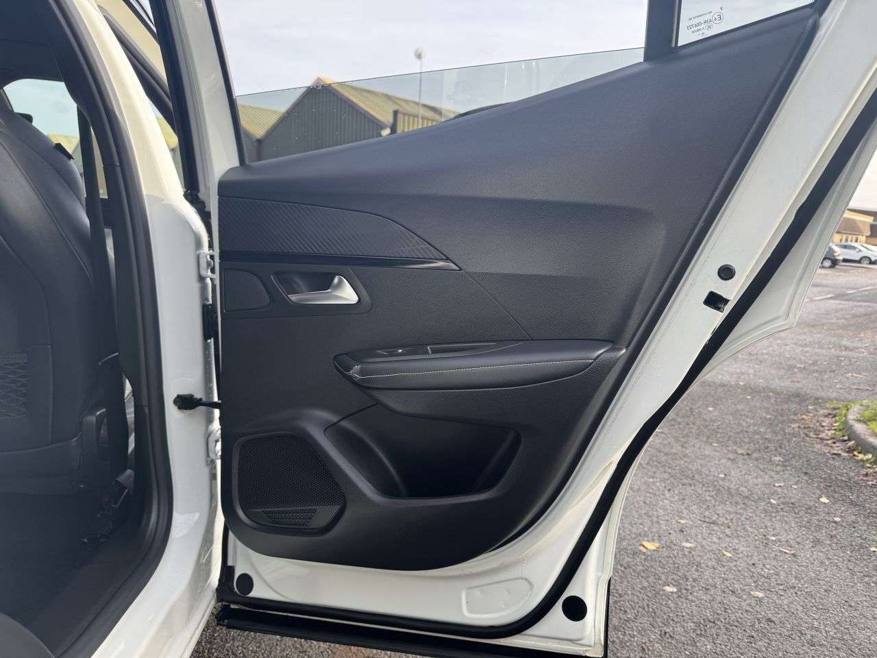 2021 PEUGEOT E-2008 2021 PEUGEOT E-2008