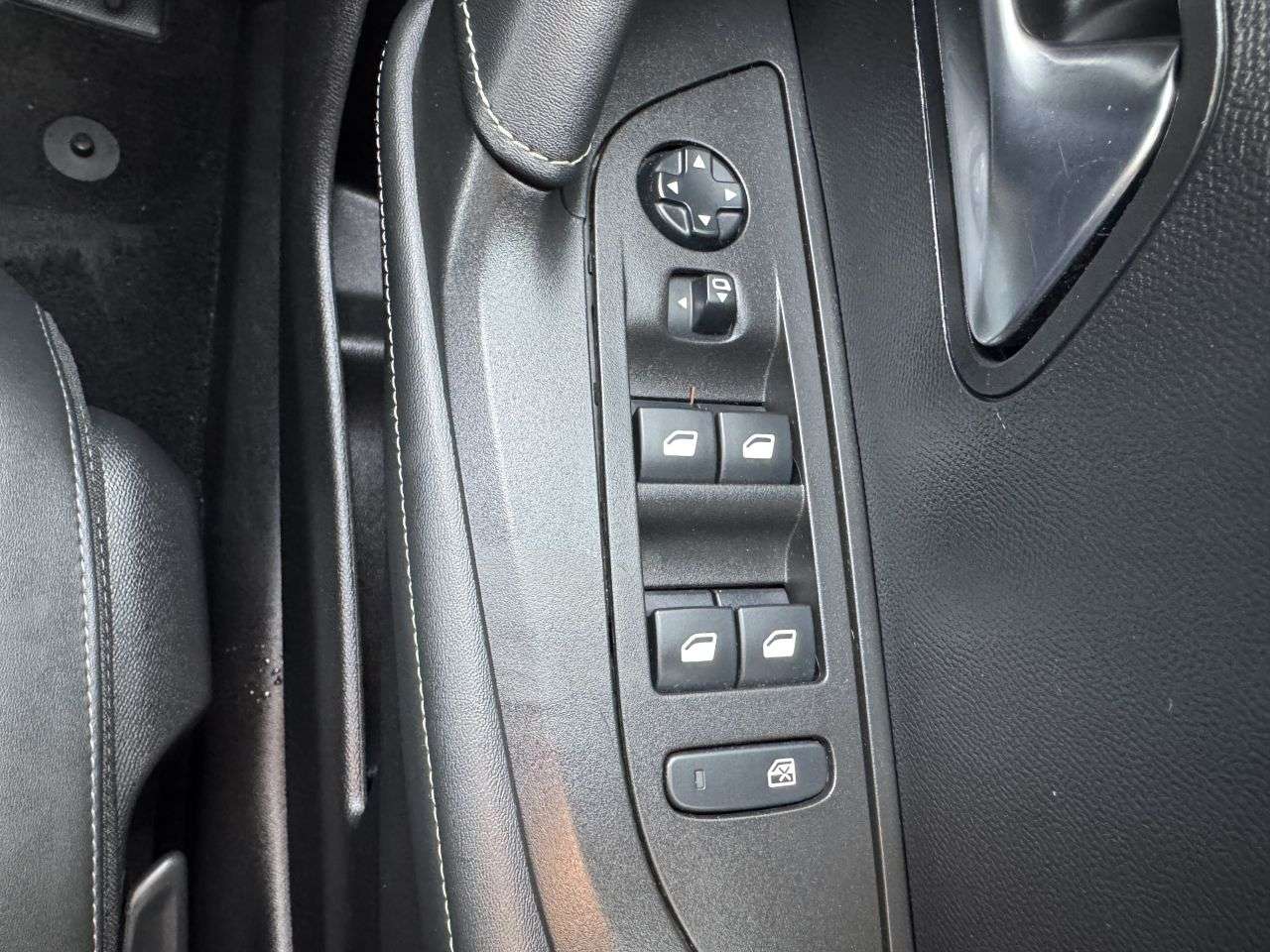 2021 PEUGEOT E-2008 2021 PEUGEOT E-2008