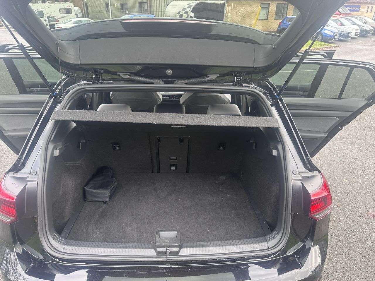 2021 VOLKSWAGEN GOLF 2021 VOLKSWAGEN GOLF