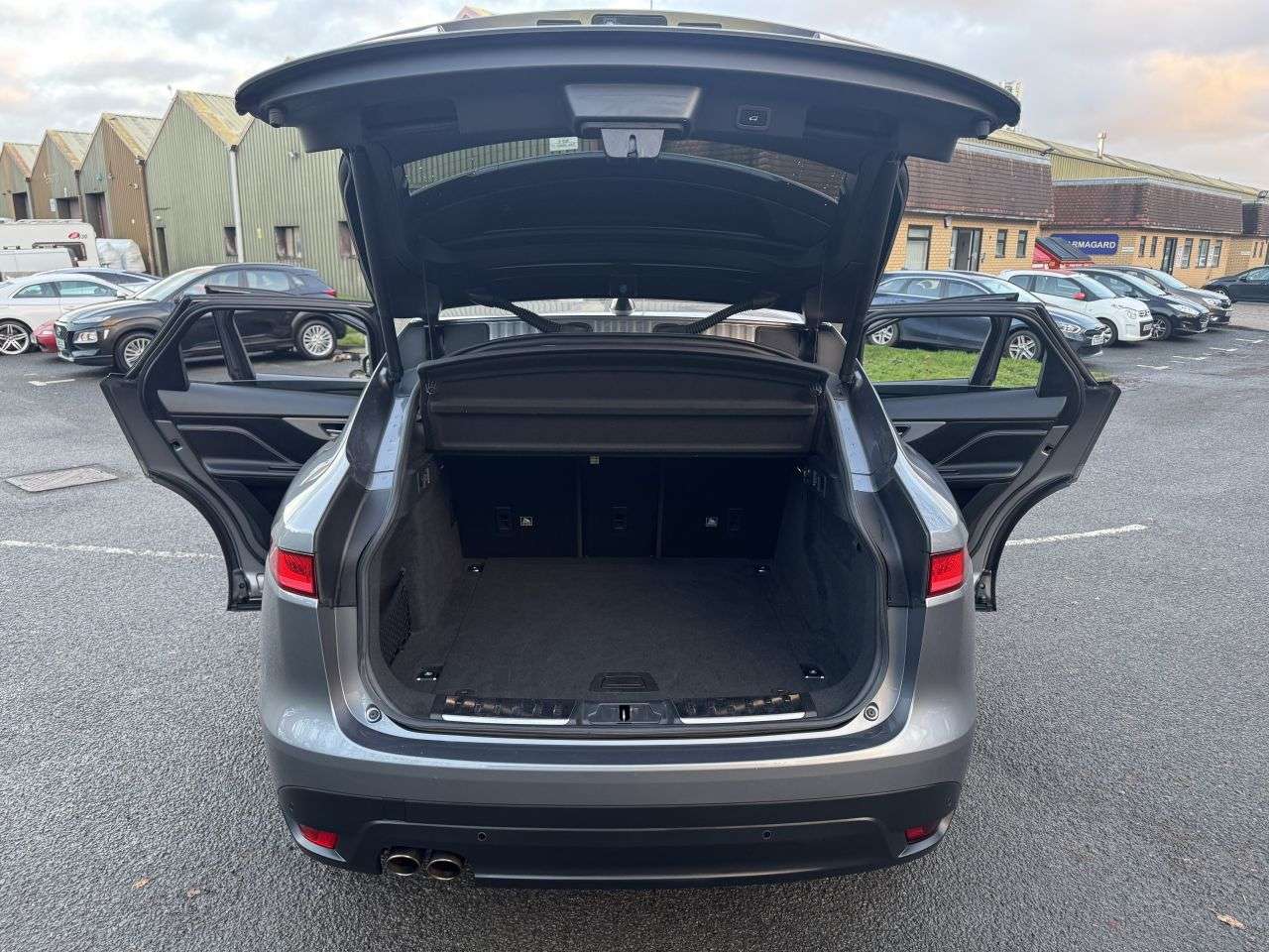 2019 JAGUAR F-PACE 2019 JAGUAR F-PACE